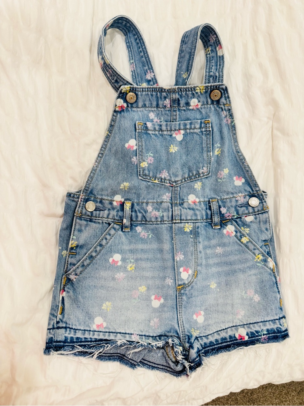 GAP + DISNEY Little Girl 5T Denim Floral Short Mini Mouse Overalls - Light Blue